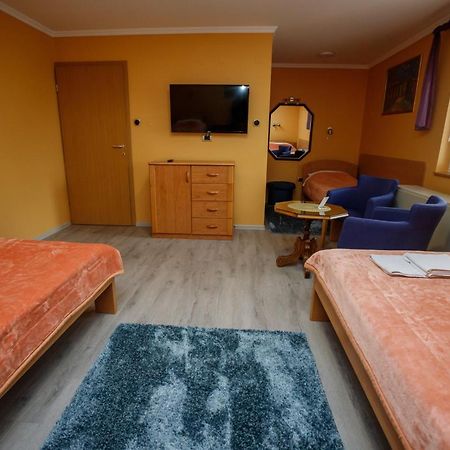 Guest House Mali Homtel Subotica Dış mekan fotoğraf