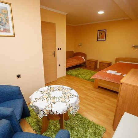 Guest House Mali Homtel Subotica Dış mekan fotoğraf