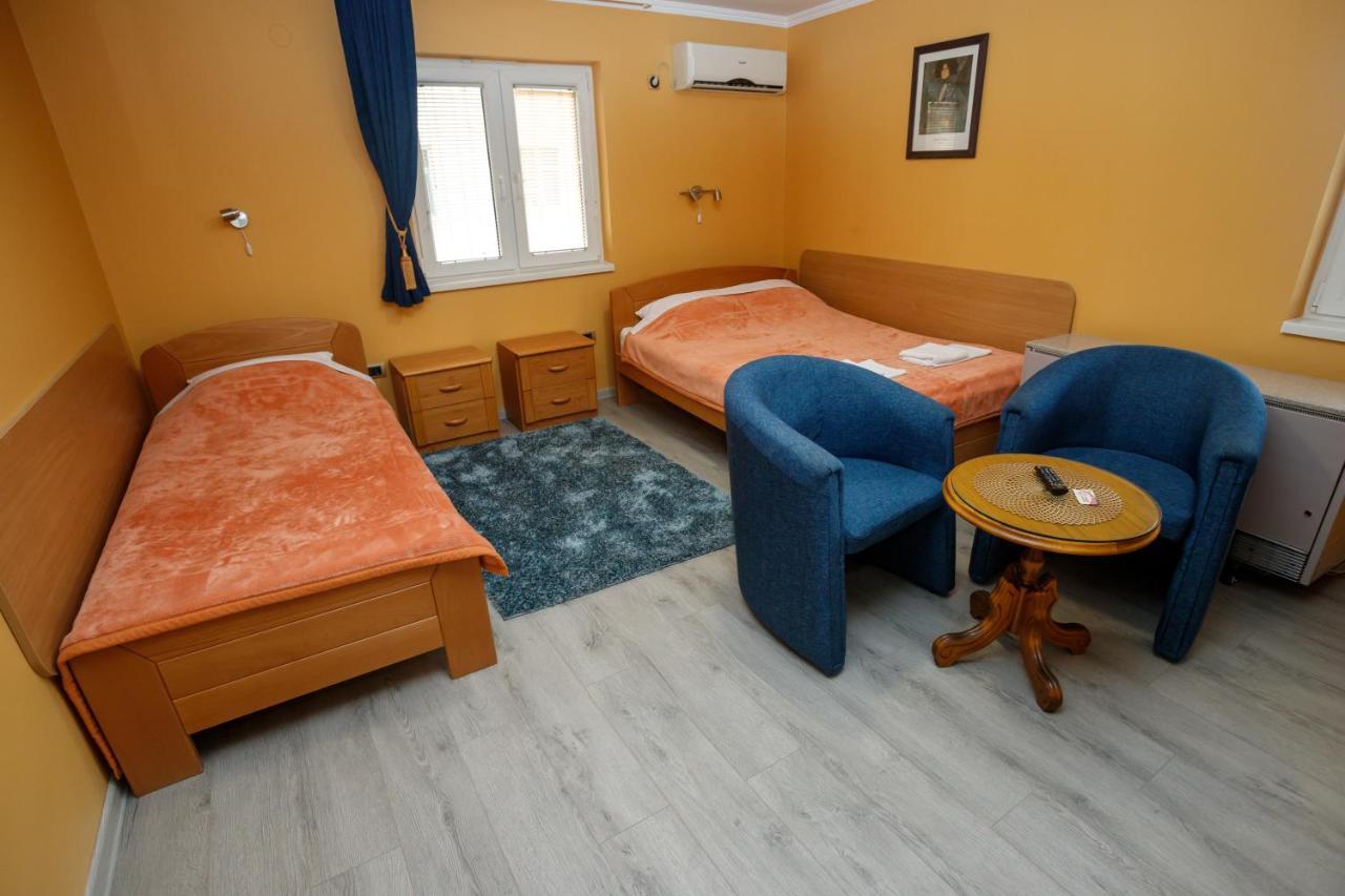 Guest House Mali Homtel Subotica Dış mekan fotoğraf