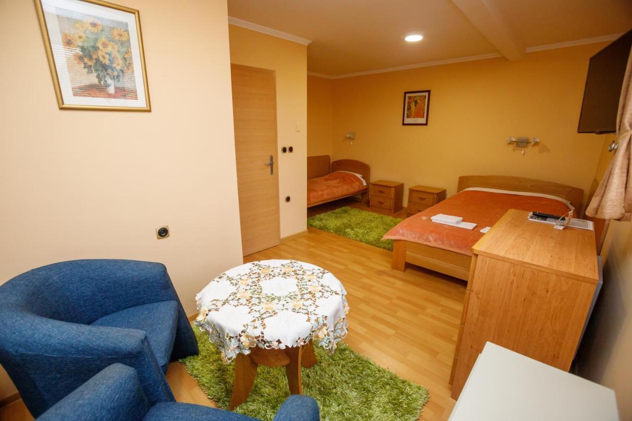 Guest House Mali Homtel Subotica Dış mekan fotoğraf